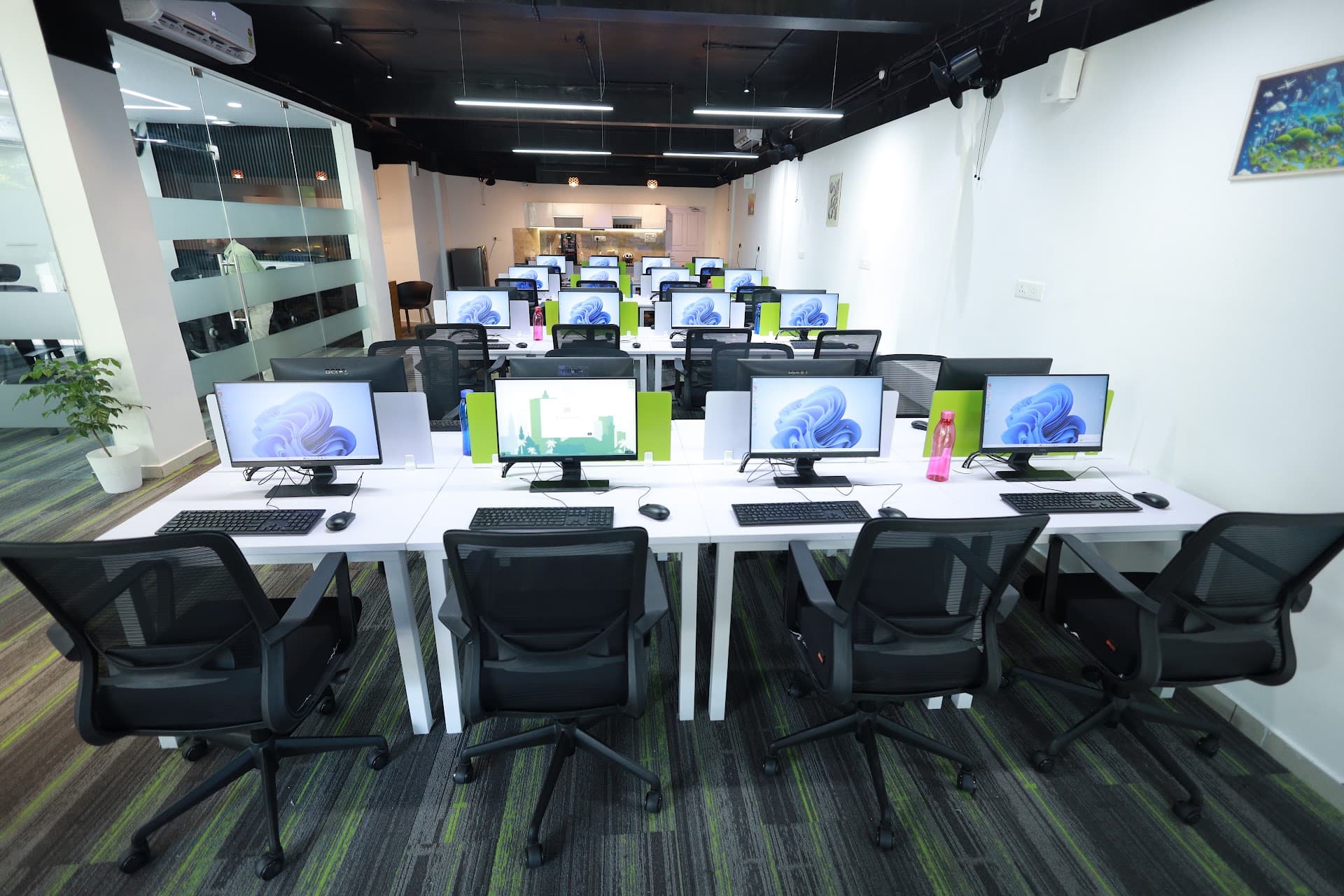 A working delivery floor inside an Estarel centre